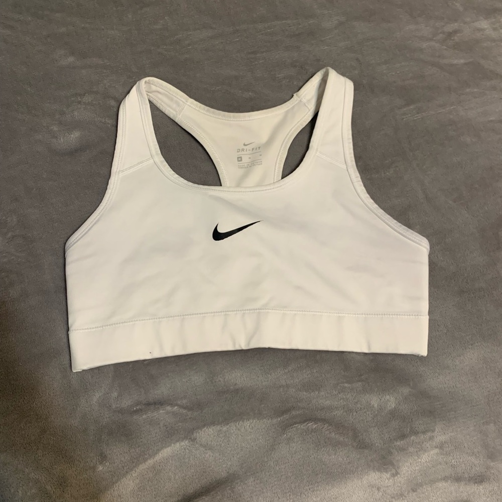 white nike sports bra